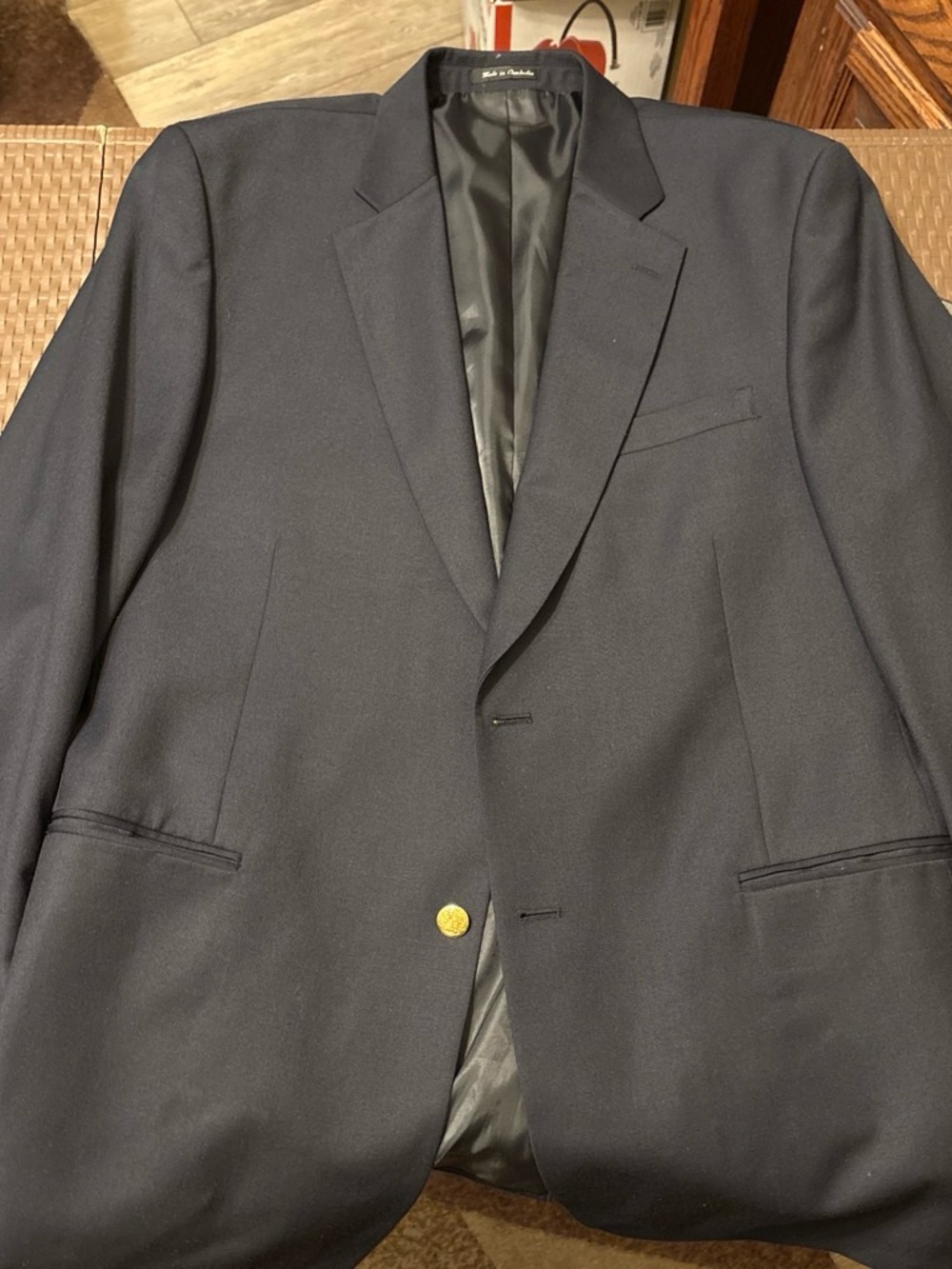 Men's Classic Navy Single-Breasted Blazer with Gold Button